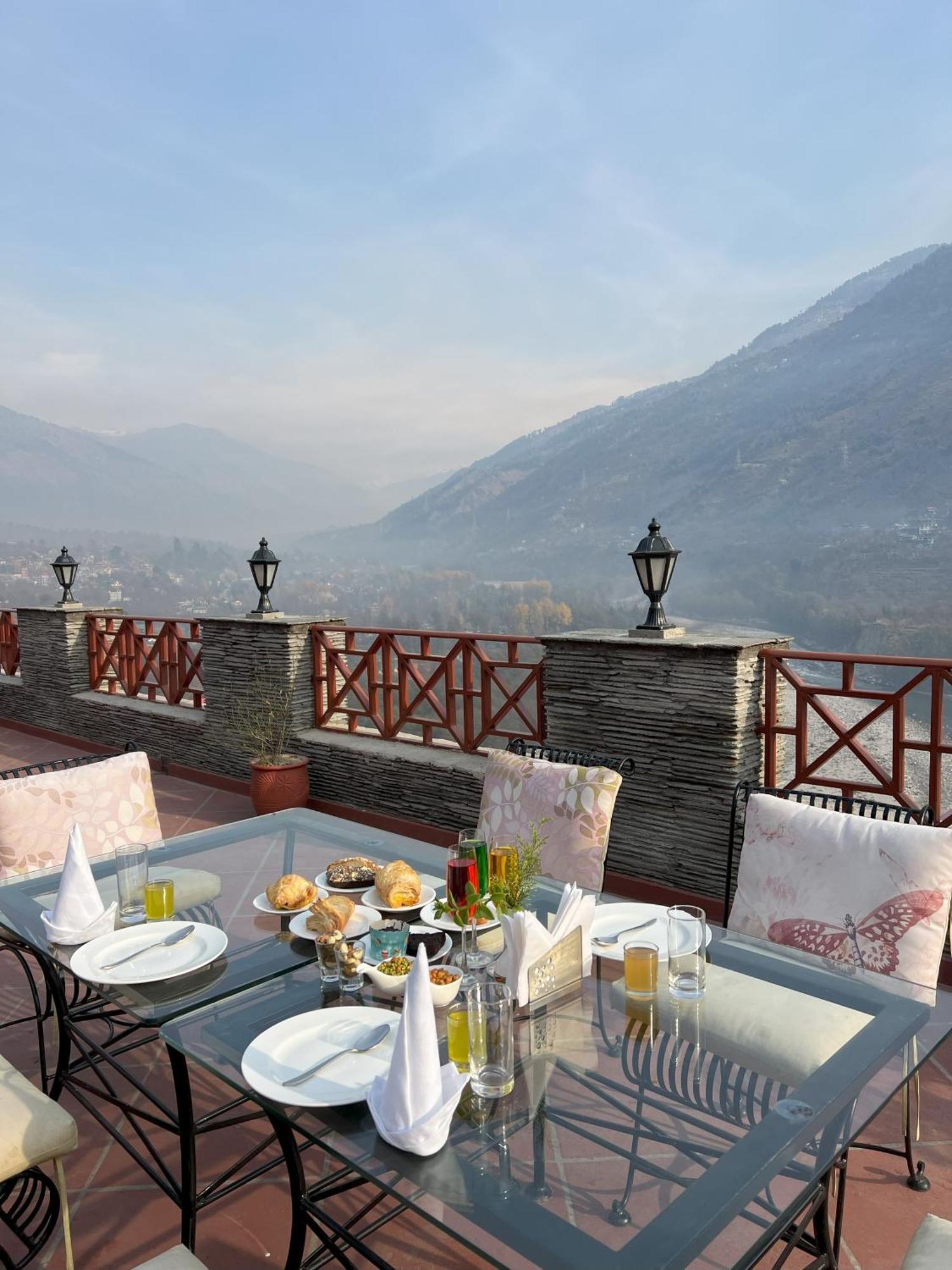 Regenta Inn By Riverside Manali Bagian luar foto