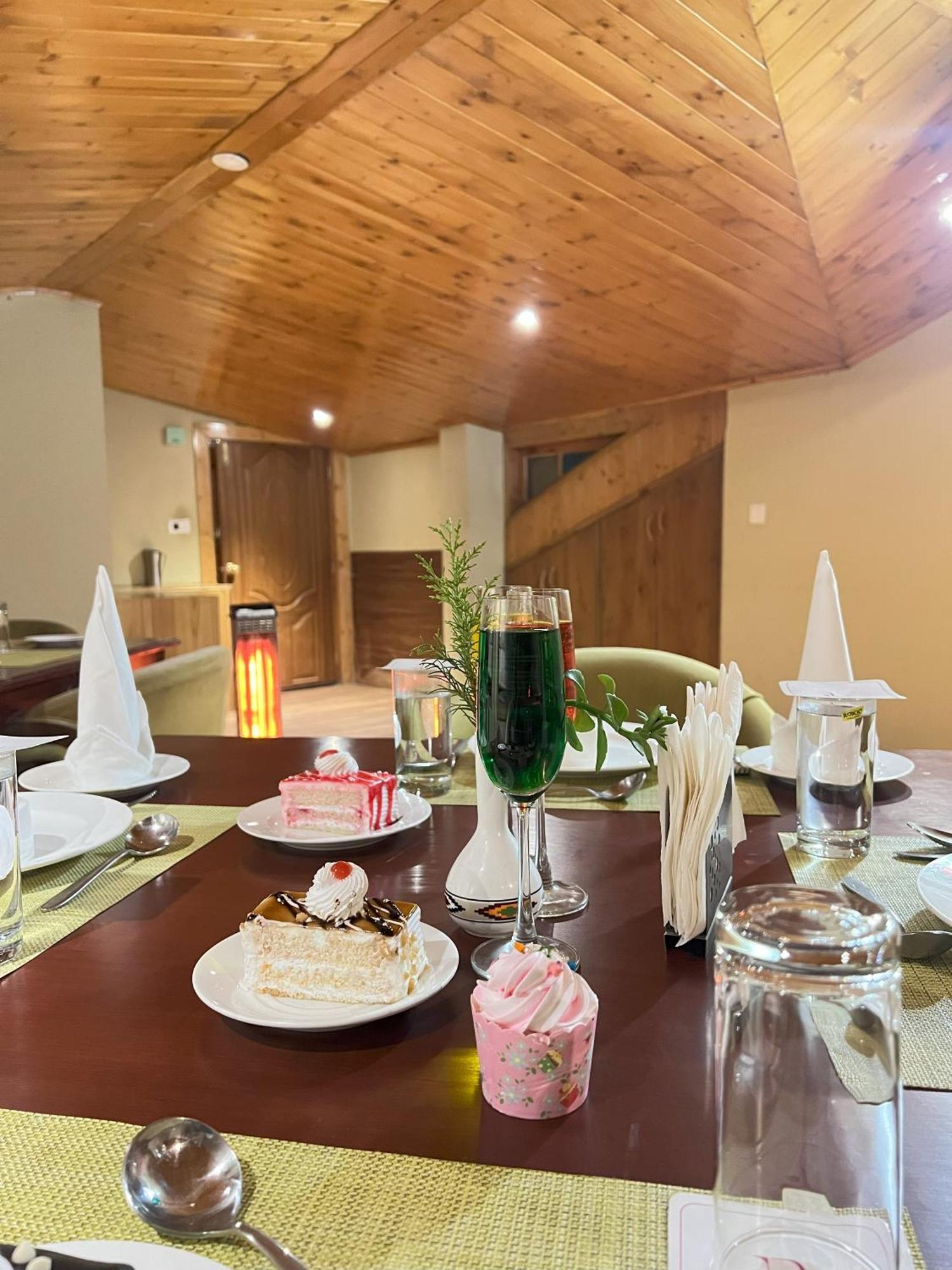 Regenta Inn By Riverside Manali Bagian luar foto