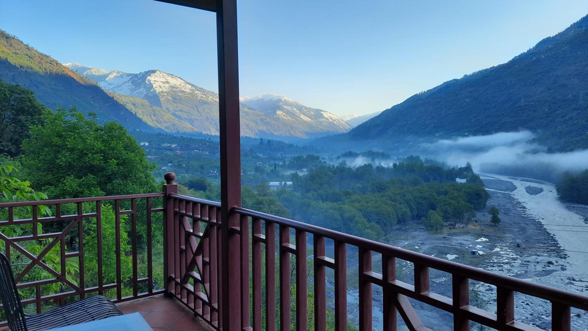 Regenta Inn By Riverside Manali Bagian luar foto
