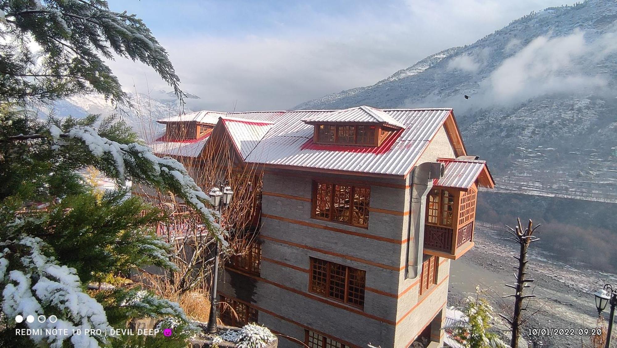 Regenta Inn By Riverside Manali Bagian luar foto